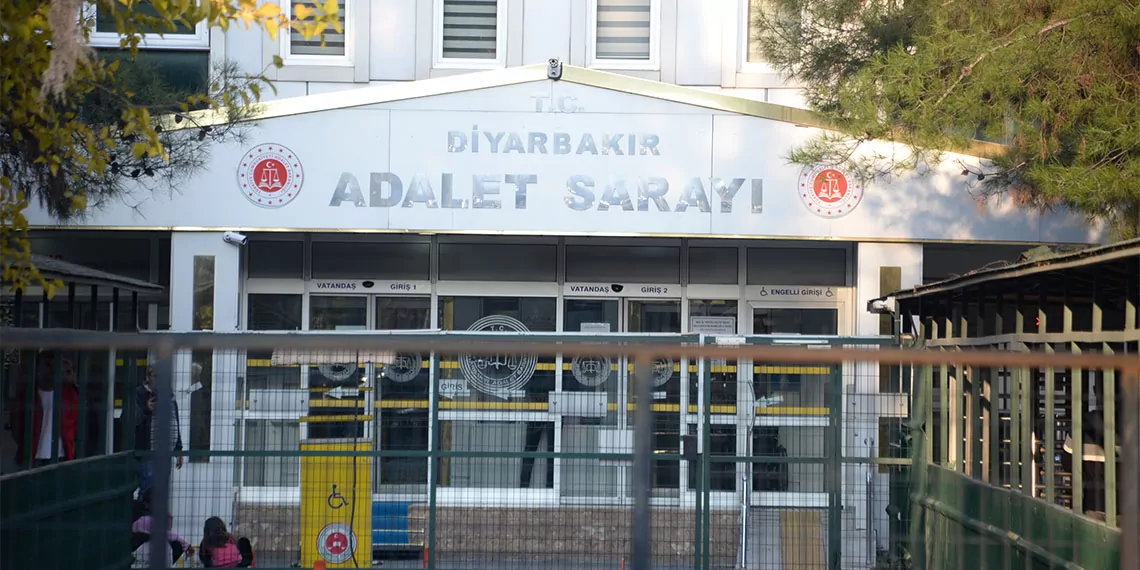 Diyarbakır’ın bismil ilçesinde kardeşlerini taciz ve istismardan tutuklanmıştı, duruşmaları takip şartıyla tahliye edildi.