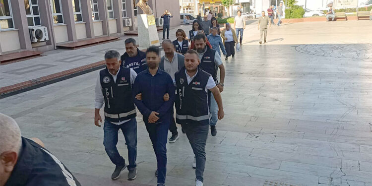 Aydın'da Kıskaç-15 operasyonunda gözaltına alınanlar adliyede