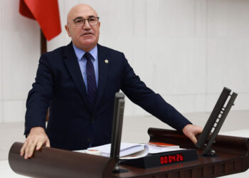 Istakozculara, halkın kölelik yapması isteniyor