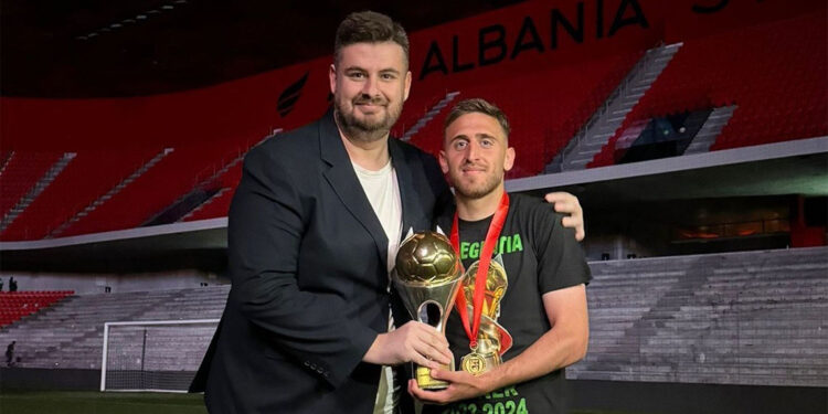Arnavutluk Kupası'nın sahibi Melih İbrahimoğlu oldu