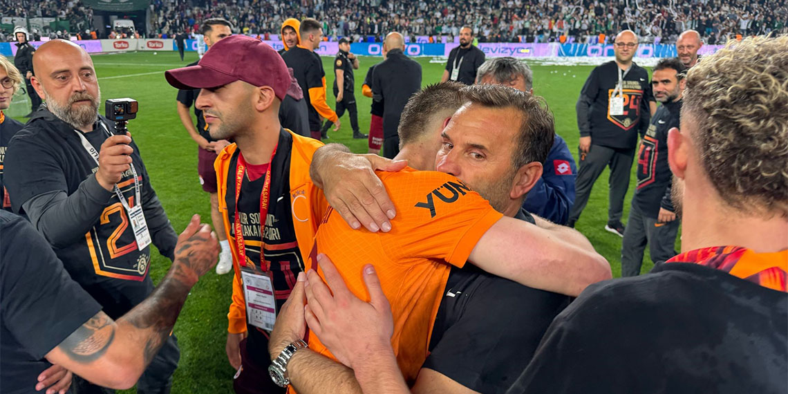 Süper Lig'de 2023-2024 sezonu tamamlandı, Galatasaray, 24'üncü şampiyonluğuna ulaştı. Mauro Icardi 25 golle zirveye oturdu.