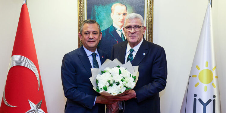 Özgür Özel'den Dervişoğlu'na ziyaret