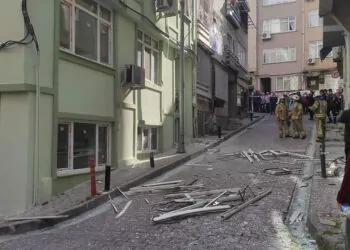 Beşiktaş'ta binada doğal gaz patlaması
