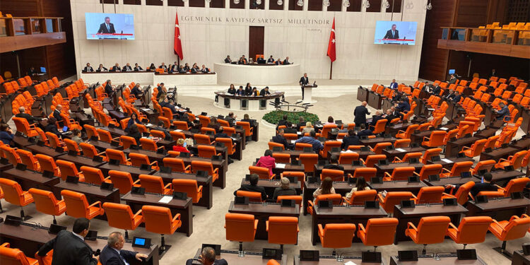 İsrail'in Refah saldırılarını kınayan Meclis Başkanlığı tezkeresi kabul edildi