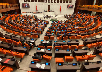 Saruhan Oluç ve Osman Gökçek arasında soytarı tartışması