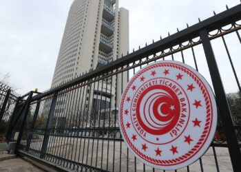 İsrail'le ihracat-ithalat işlemleri durduruldu