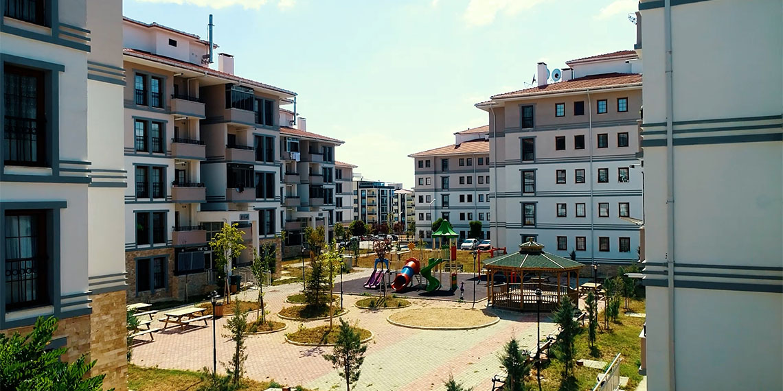 Çevre, Şehircilik ve İklim Değişikliği Bakanı Mehmet Özhaseki, "Toplu Konut İdaresi Başkanlığı (TOKİ) ile son 22 yılda 1 milyon 365 bin 610 sosyal konut ürettik" dedi.