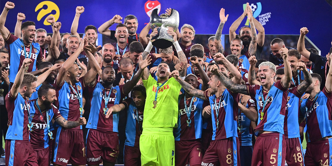 Beşiktaş ile karşı karşıya gelecek olan Trabzonspor Olimpiyat Stadyumu'nda oynadığı final maçlarında hiç kaybetmedi.