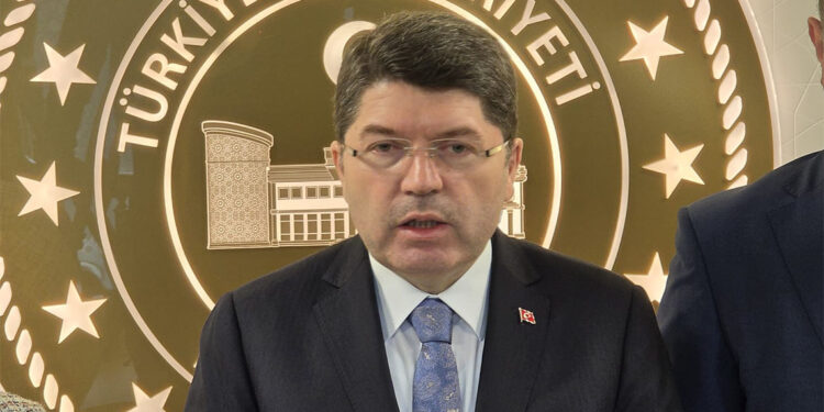 Bakan Tunç'tan Kobani davası açıklaması