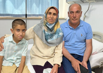 11 yaşındaki Emre, babasının böbreğiyle hayata tutundu