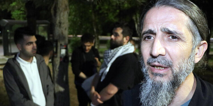 180 bin afiş ile gençleri İsrail'i protestoya davet ettiler