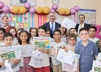 20 milyonu aşkın öğrenci karnelerini aldı