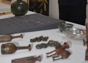 55 tarihi eser protokolle İran'a teslim edildi