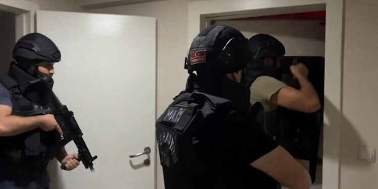 6 ilde 'Bozdoğan-46' operasyonu; 31 gözaltı