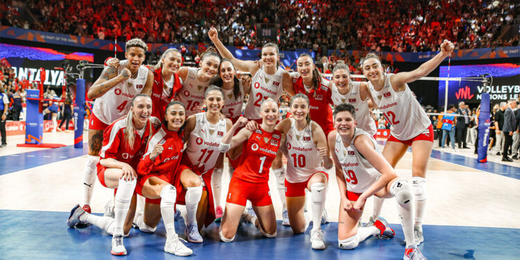 A Milli Kadın Voleybol Takımı Güney Kore'yi 3-0 yendi