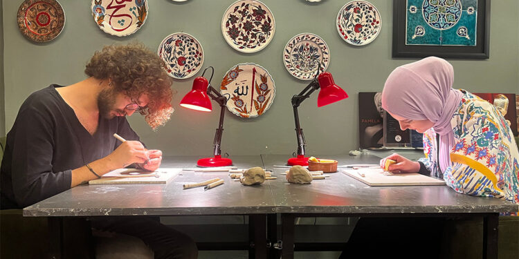 8 bin yıllık tarihi olan seramiği modernize ettiler