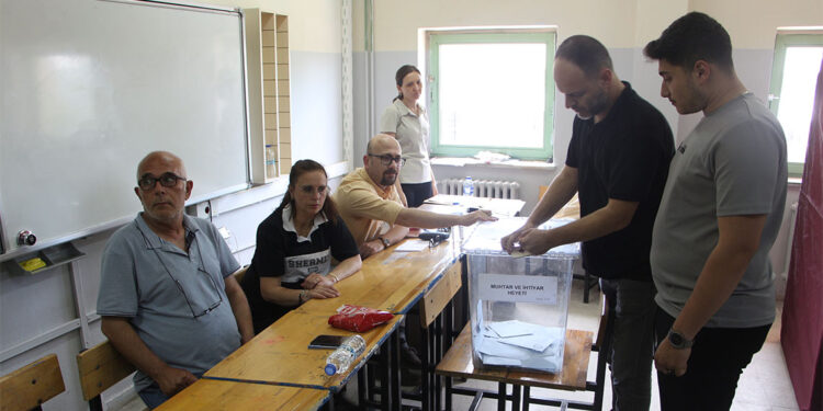 Umurbey Mahallesi'nde mevcut muhtar yeniden seçildi