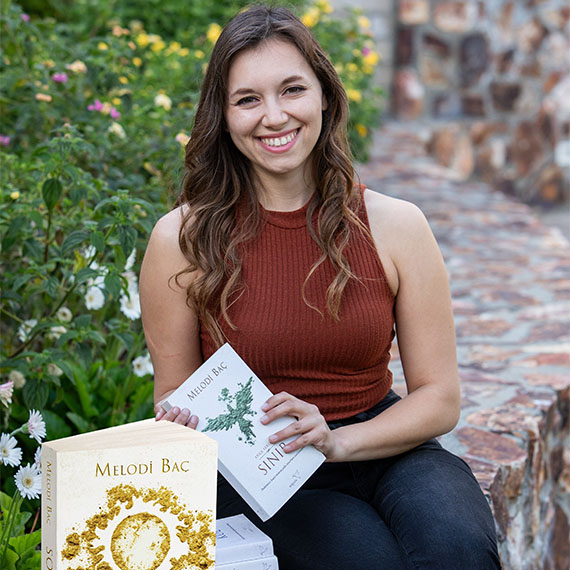 Yazar Melodi Baç’ın roman serisi Anka’ya bir yeni kitap daha eklendi. Baç’ın Anka serisinin sonuncu kitabı Son Savaş okurlarla buluşurken serinin ilk romanı da tüm dünyada yayımlanacak.