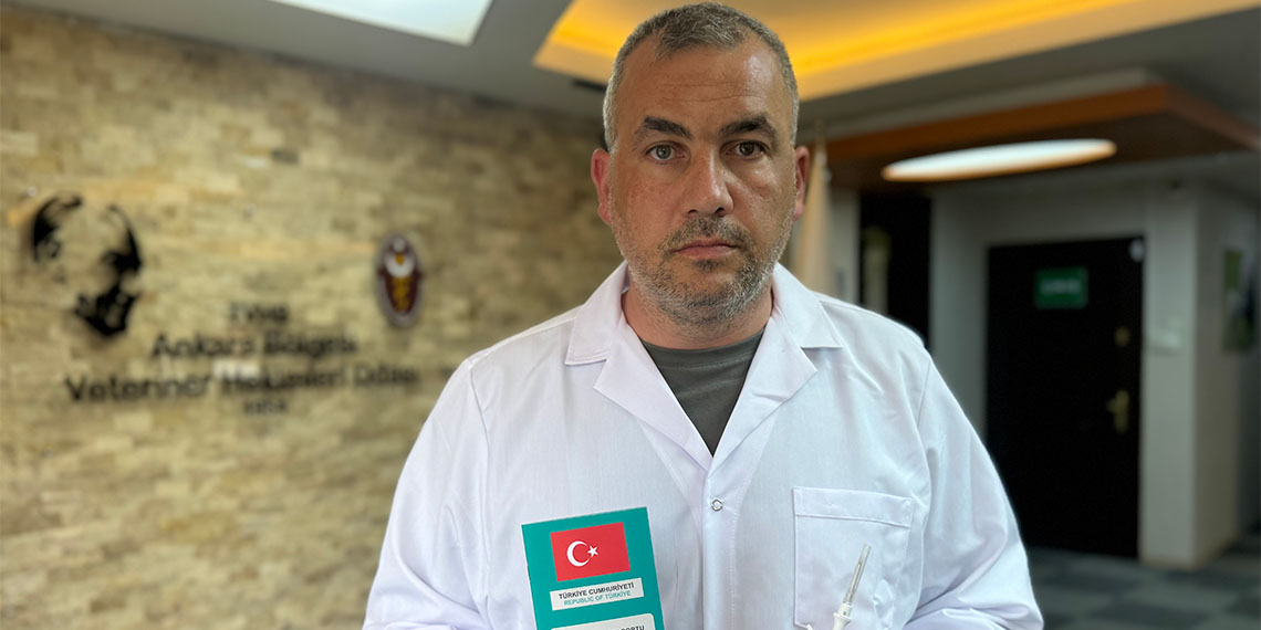 Ankara Bölgesi Veteriner Hekimleri Odası Başkanı Ahmet Baydın, kimliklendirilen köpek sayısının 934 bin 799'a ulaştığını söyledi.