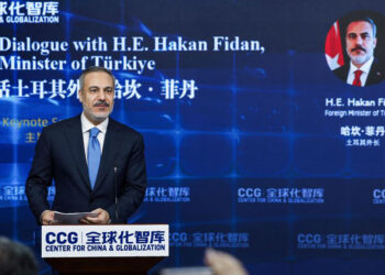 Hakan Fidan Çin'e gitti