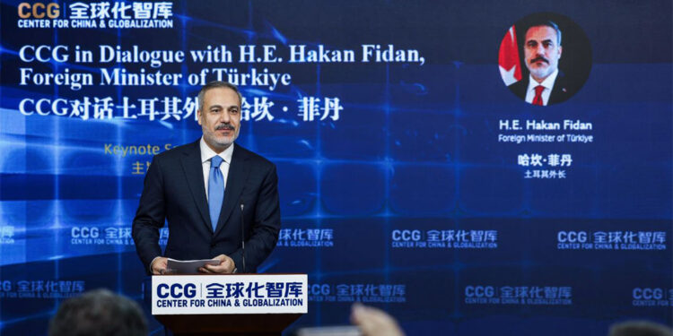 Hakan Fidan Çin'e gitti