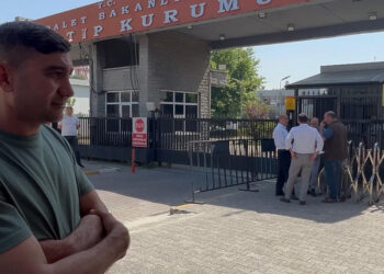 Çöken binada ölen Dovletyar Charyyev'in ailesi Adli Tıp Kurumu'nda