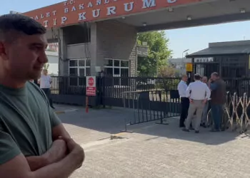 Çöken binada ölen dovletyar charyyev'in ailesi adli tıp kurumu'nda