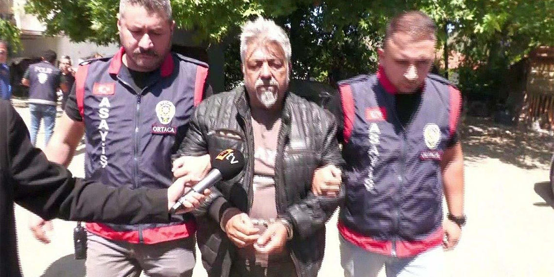 Muğla'da birlikte yaşadığı kadının 2'si engelli 3 kızına cinsel istismarda bulunduğu iddiasıyla tutuklanan Selahattin Yalnız'ın (63), öz çocuklarını da istismar ettiği öne sürüldü.