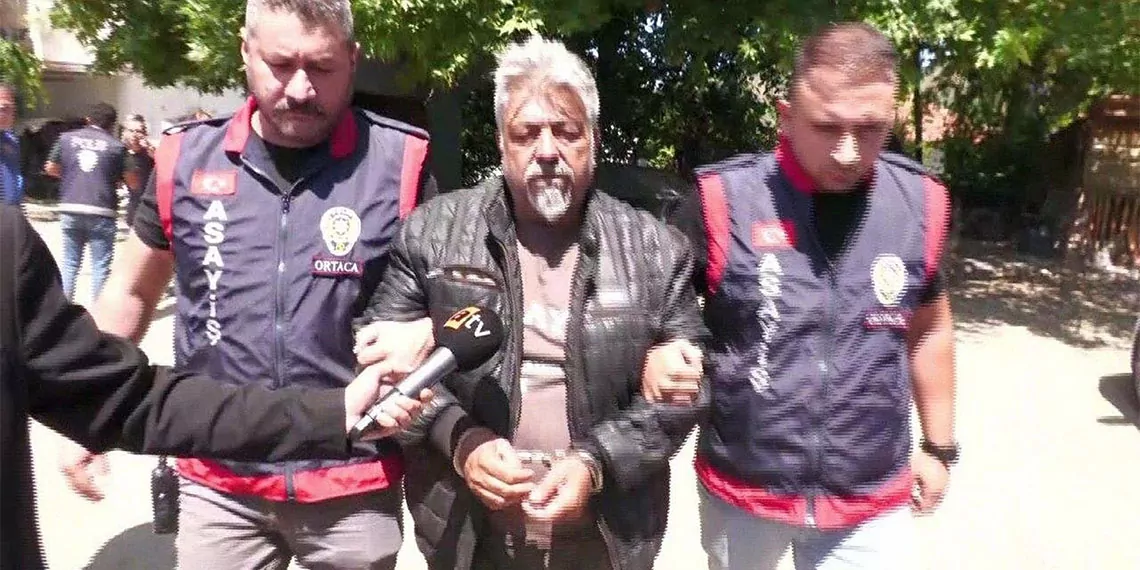 Muğla'da birlikte yaşadığı kadının 2'si engelli 3 kızına cinsel istismarda bulunduğu iddiasıyla tutuklanan selahattin yalnız'ın (63), öz çocuklarını da istismar ettiği öne sürüldü.