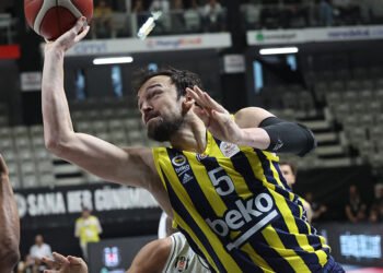 Fenerbahçe Beko Beşiktaş Emlakjet'i 86-77 mağlup etti