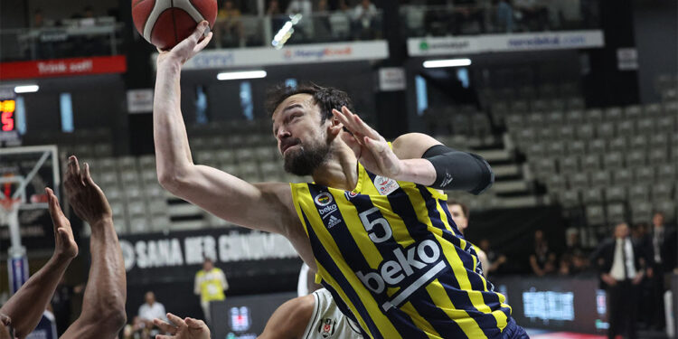 Fenerbahçe Beko Beşiktaş Emlakjet'i 86-77 mağlup etti