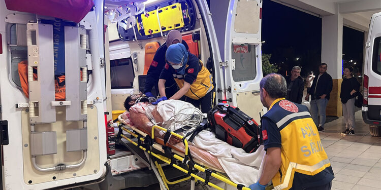 Baba ve 2 oğluna av tüfeğiyle ateş açtı; 1 ölü 2 yaralı