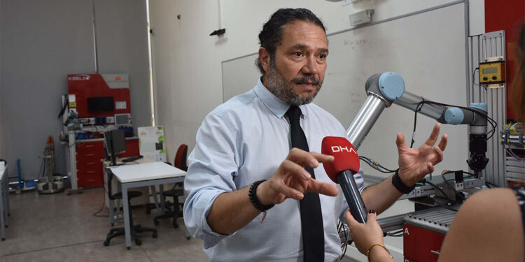 Kolon kesen insan kesen statüsünde olmalı