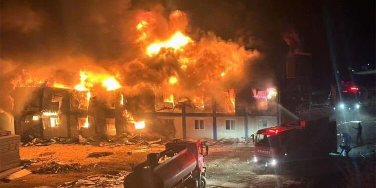 Hatay'da TOKİ şantiyesinde yangın