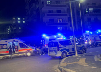Diyarbakır'da iki grup arasında bıçaklı ve sopalı kavga
