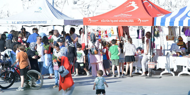Beylikdüzü'nde Çevre Şenliği ve Kahve Festivali düzenlendi