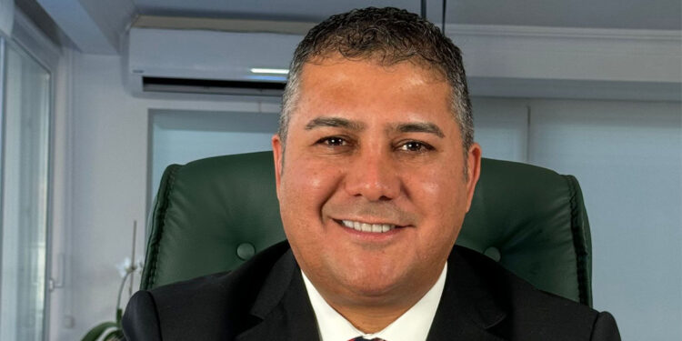 Millet aynı isimlerden bıktı, yaşlı abilere inat ben adayım