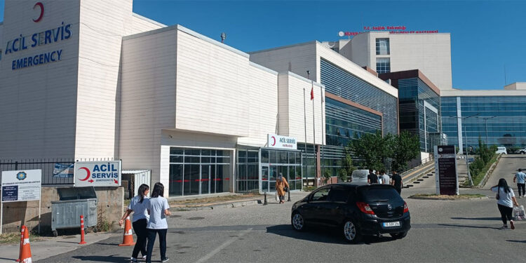 Havai fişekler patladı, 5 kişi yaralandı