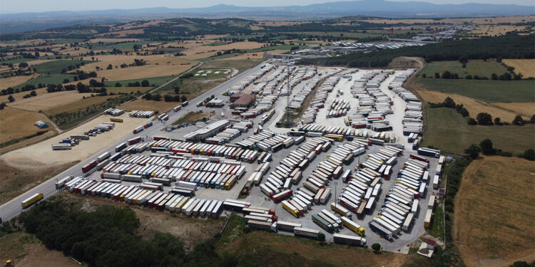 Hamzabeyli Sınır Kapısı'nda araç park kapasitesi artırıldı