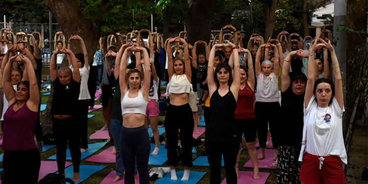 Sarıyer'de Uluslararası Yoga Günü etkinliği