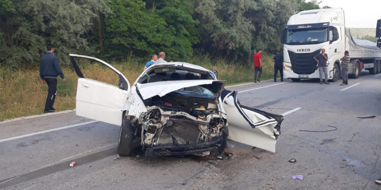 Kızılcahamam'da otomobil takla attı; anne-kız öldü
