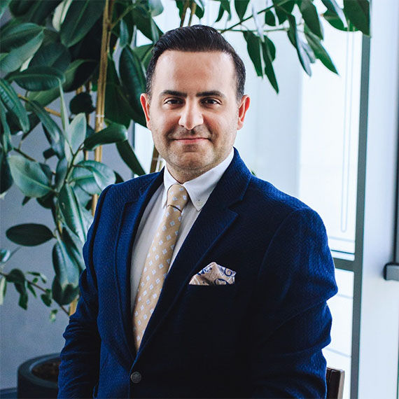 ABD’de 2 yılda 100’den fazla markaya hizmet verdiğini açıklayan fuar standı tasarımı ve üretimi girişimcisi Doğan Can Ergün, yerli start-uplar için önerilerde bulundu. Küreselleşme ve yatırımın önemine dikkat çeken Ergün, ABD pazarının sunduğu fırsatları da paylaştı.