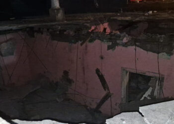 Diyarbakır'da metruk evin tavanı çöktü