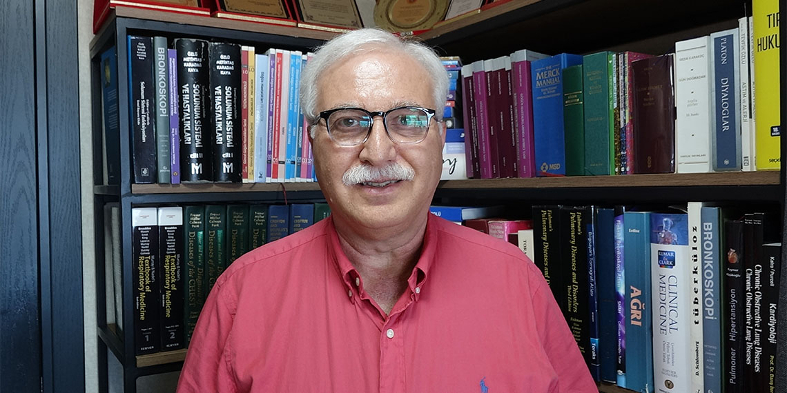 Göğüs Hastalıkları Uzmanı Prof. Dr. Tevfik Özlü, “Yaz aylarının gelmesiyle sıcak ve güneş çarpmasına dikkat edin, bebekler, çocuklar, işçiler ve askerler risk altındadır” dedi.