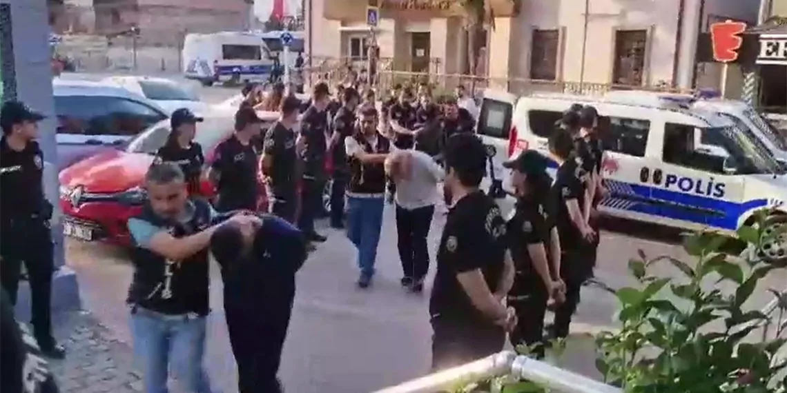 Özel harekat ve çevik kuvvet polislerinin de katıldığı narkotik operasyonu