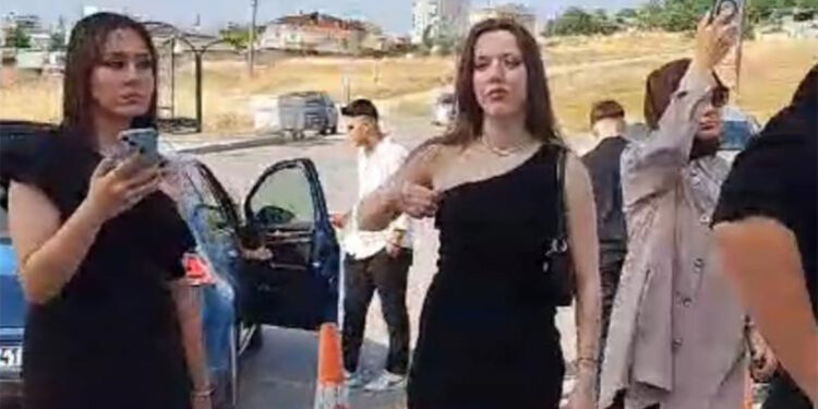 Öğrencilerin mezuniyet törenine alınmamasına inceleme