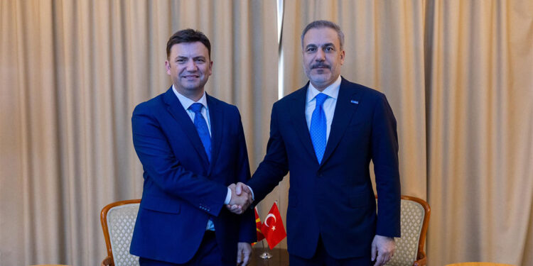 Hakan Fidan Üsküp temaslarını sürdürüyor