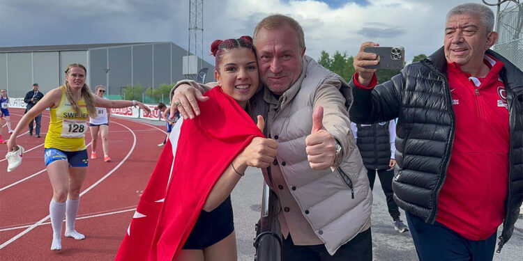 Esra Bayrak'tan Avrupa Şampiyonluğu