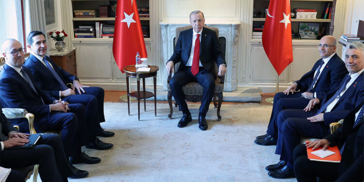 Cumhurbaşkanı Erdoğan İspanya temaslarını sürdürüyor