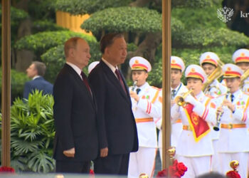 Putin bugün Vietnam'da resmi törenle karşılandı